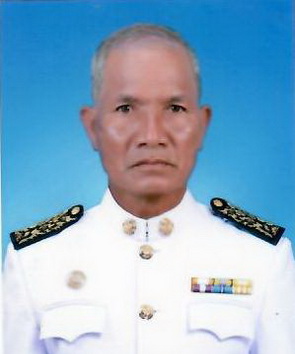 นายอม   ชุมบุญ